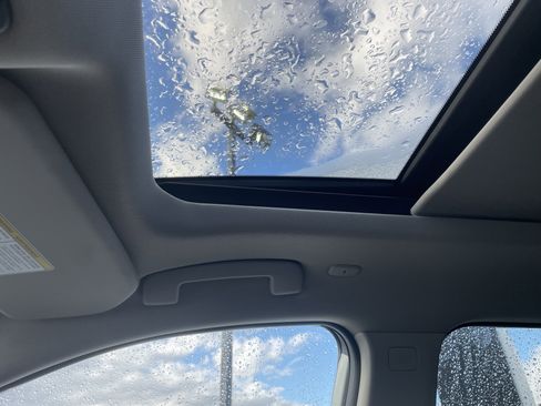 Used 2023 Nissan Rogue SL image 28