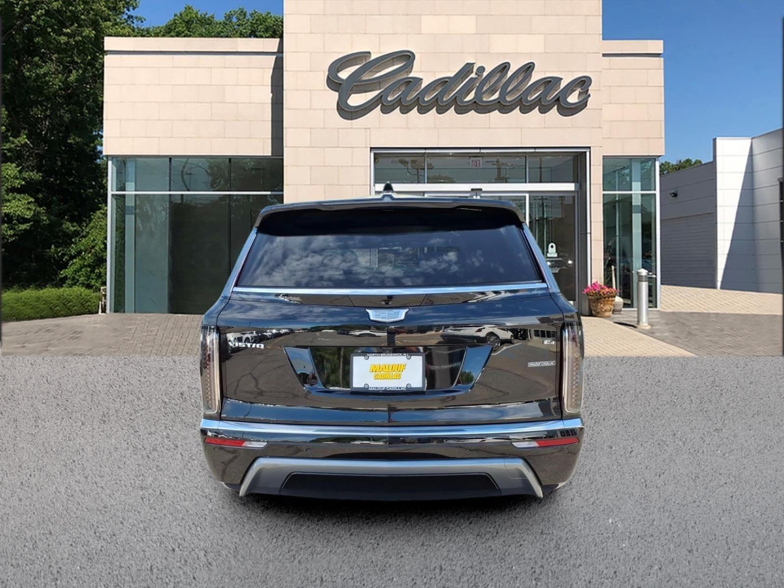 New 2027 Cadillac Vistiq Luxury w/ LPO, Floor Liner Package AWD/4WD image 4