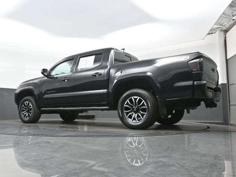 Used 2020 Toyota Tacoma TRD Sport image 29