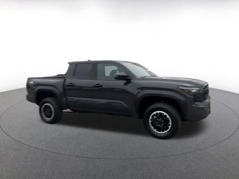 Used 2025 Toyota Tacoma TRD Off-Road image 2