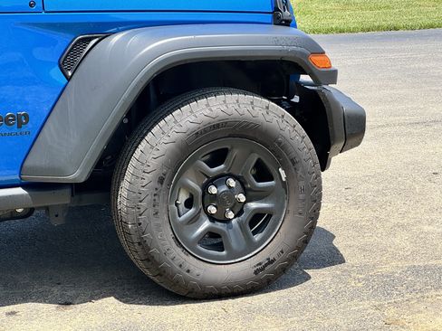 Used 2024 Jeep Wrangler Unlimited Sport AWD/4WD image 25