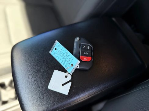 Used 2019 Jeep Wrangler Unlimited Sport AWD/4WD image 2