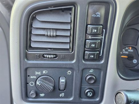 Used 2003 GMC Sierra 2500 SLT w/ SLT Preferred Equipment Group image 26