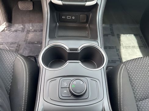 Used 2024 GMC Terrain SLE image 38