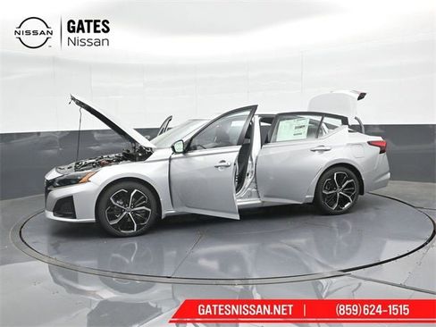 New 2025 Nissan Altima 2.5 SR image 58