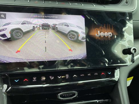 New 2026 Jeep Grand Cherokee Limited w/ Limited Altitude Package image 11