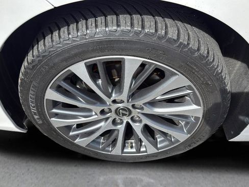 Used 2019 Lexus ES 350 w/ Premium Package FWD image 10