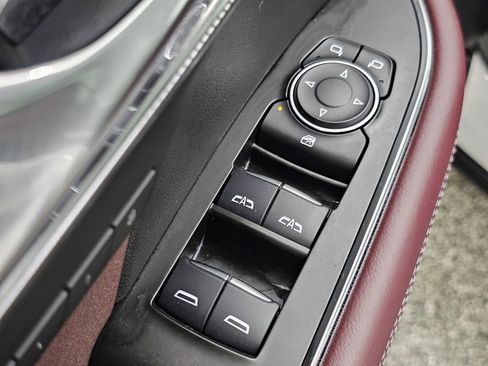 Used 2025 Buick Envision Sport Touring image 32