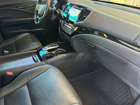 Used 2019 Honda Pilot Touring image 19