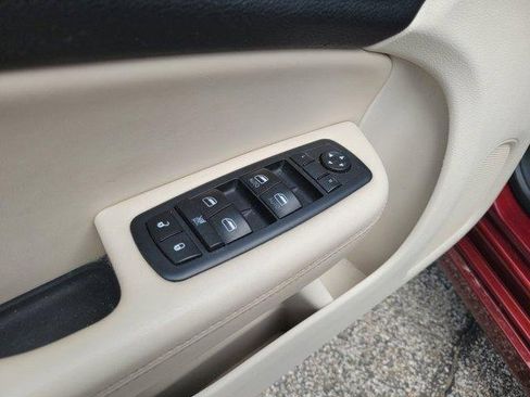 Used 2017 Chrysler 200 Limited Platinum image 15