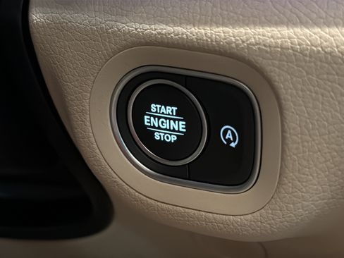 Used 2022 Mercedes-Benz GLS 450 4MATIC image 34