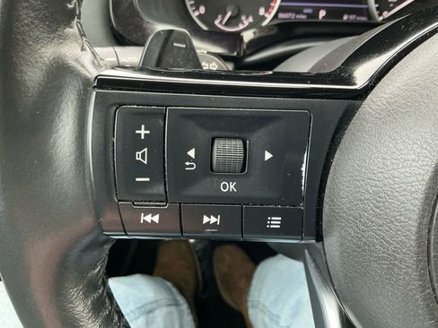 Used 2023 Nissan Pathfinder SL image 16