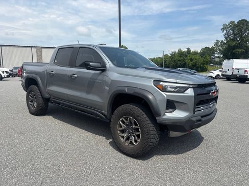 Used 2024 Chevrolet Colorado ZR2 w/ ZR2 Convenience Package III AWD/4WD image 10