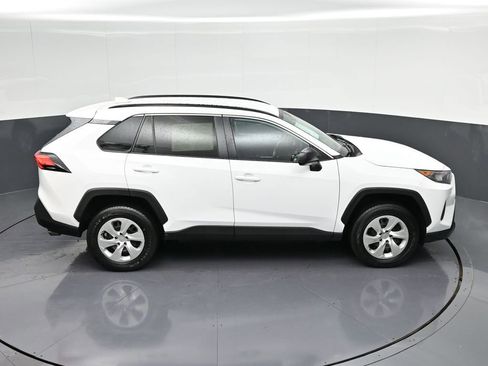 Used 2020 Toyota RAV4 LE FWD image 21