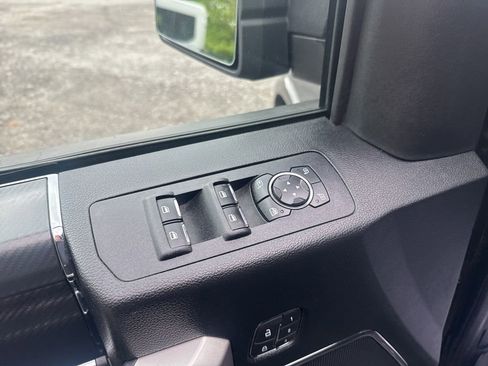 Used 2019 Ford F150 Lariat AWD/4WD image 12