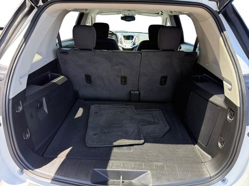 Used 2017 GMC Terrain SLE FWD image 17
