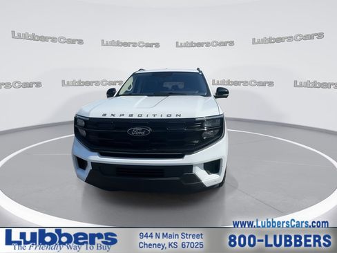 Used 2025 Ford Expedition Active AWD/4WD image 3