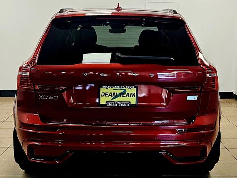 Used 2024 Volvo XC60 T8 Ultimate w/ Climate Package image 7