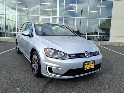 Used 2016 Volkswagen e-Golf SE w/ DC Fast Charging Package