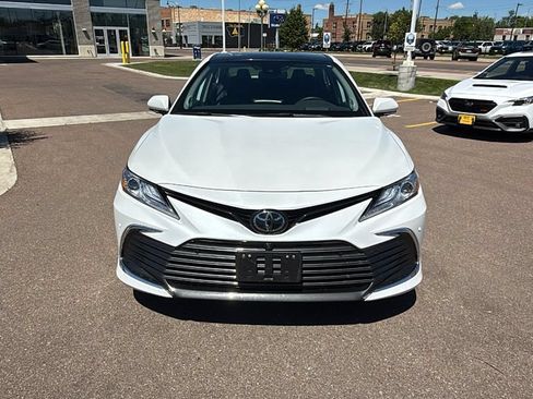 Used 2023 Toyota Camry XLE w/ Navigation Package FWD image 2