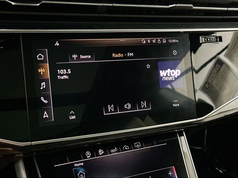 Used 2019 Audi Q8 Premium Plus image 24