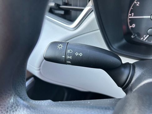 Used 2024 Toyota Corolla Cross L image 21