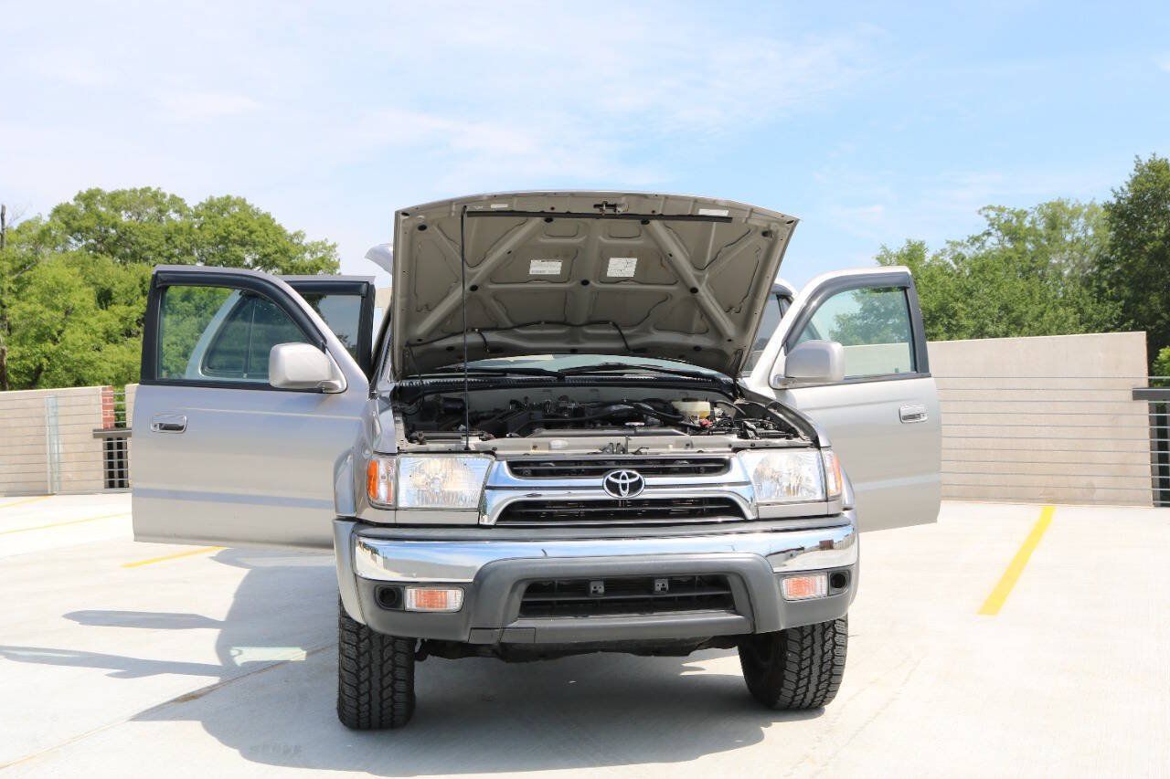 Used 2002 Toyota 4Runner SR5 AWD/4WD image 61