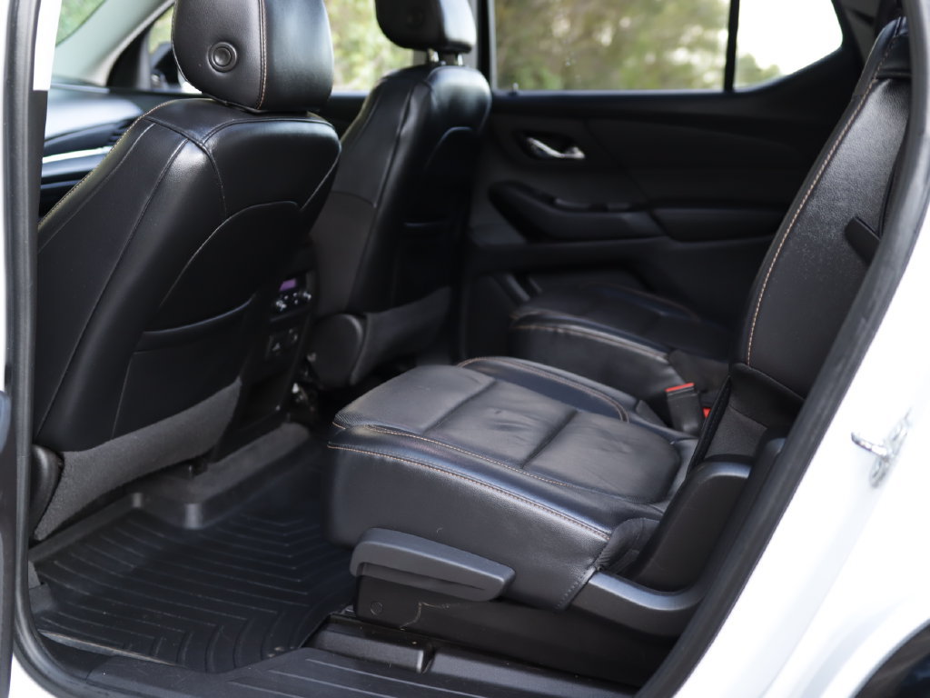 Used 2018 Chevrolet Traverse Premier w/ Redline Edition FWD image 30