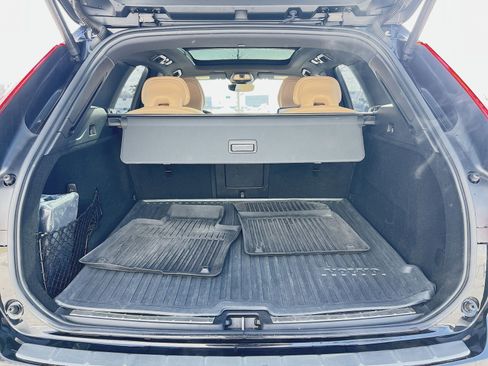 Certified 2024 Volvo XC60 B5 Ultimate w/ Protection Package Premier image 26