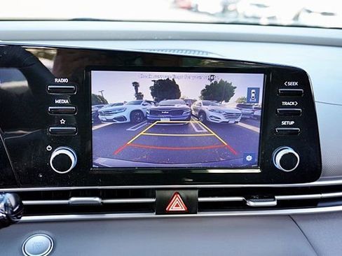 Used 2022 Hyundai Elantra SEL w/ Convenience Package FWD image 25