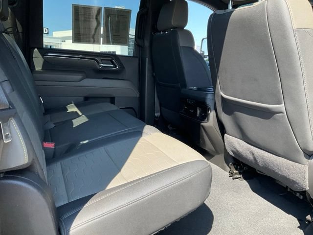 Used 2024 Chevrolet Silverado 2500 ZR2 w/ Technology Package AWD/4WD image 18