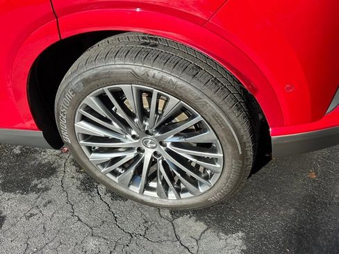 Used 2024 Lexus RX 450h Luxury w/ Convenience Package image 13