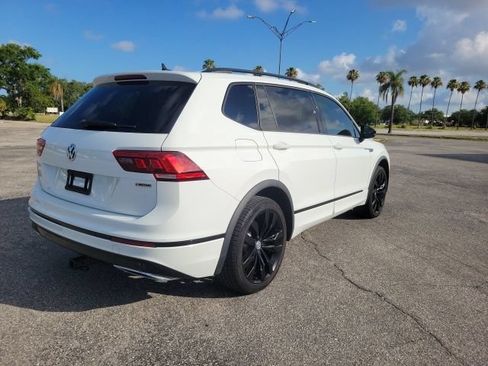 Used 2021 Volkswagen Tiguan SE R-Line AWD/4WD image 5