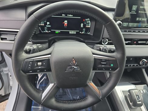 Used 2024 Mitsubishi Outlander SEL image 18