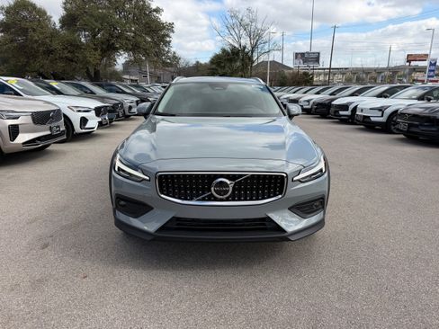 New 2026 Volvo V60 B5 Cross Country Plus w/ Climate Package AWD/4WD image 6