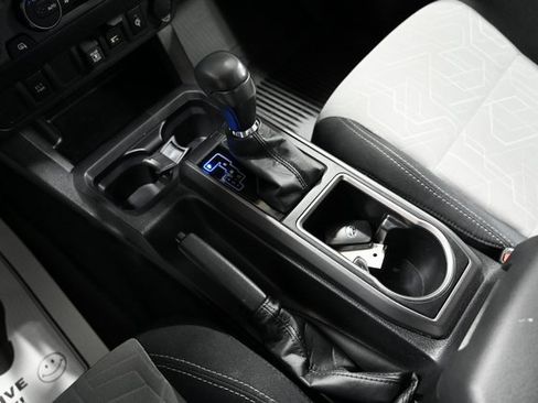 Used 2022 Toyota Tacoma TRD Off-Road image 20