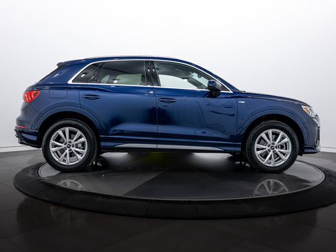 Certified 2023 Audi Q3 2.0T Premium Plus w/ Premium Plus Package image 3