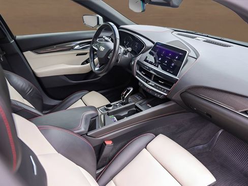 Used 2022 Cadillac CT5 Sport w/ Climate Package RWD image 29