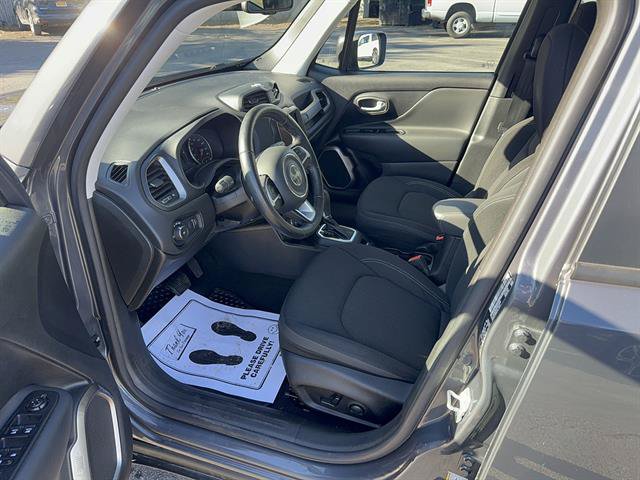 Used 2023 Jeep Renegade Latitude w/ Premium Group AWD/4WD image 8