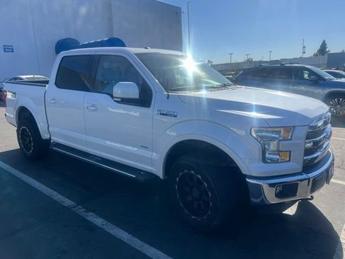 Used 2016 Ford F150 Lariat w/ Equipment Group 501A Mid AWD/4WD image 4
