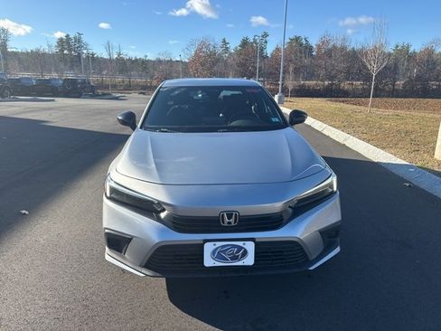 Used 2023 Honda Civic Sport image 9