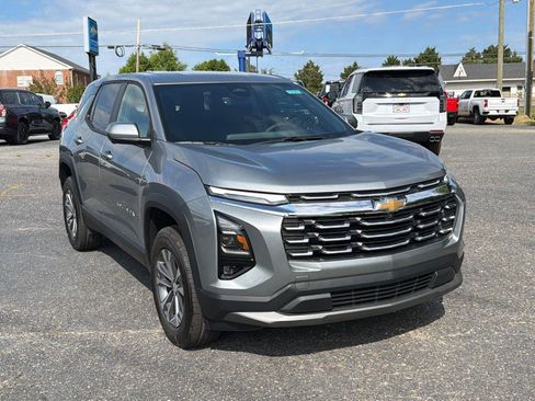 New 2026 Chevrolet Equinox LT w/ Safety and Technology Package FWD image 3
