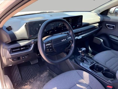 Certified 2025 Kia K4 EX FWD image 18