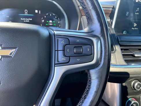 Used 2023 Chevrolet Suburban LT w/ Luxury Package image 25