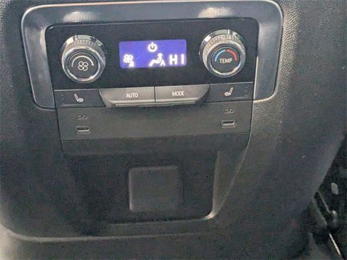 Used 2025 Chevrolet Tahoe High Country image 28