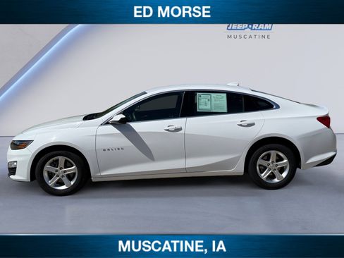 Used 2024 Chevrolet Malibu LT FWD image 2