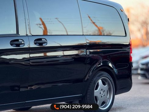 Used 2018 Mercedes-Benz Metris Passenger image 3