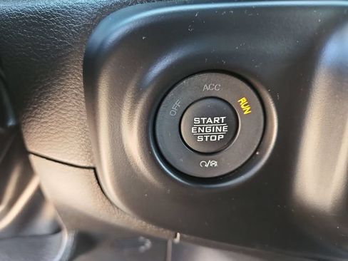 Used 2022 Jeep Wrangler Unlimited Sahara w/ Cold Weather Group AWD/4WD image 16