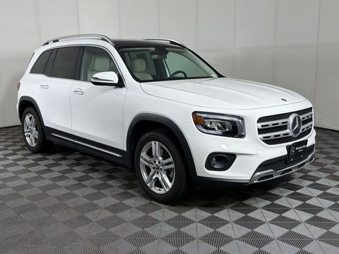 Used 2022 Mercedes-Benz GLB 250 4MATIC image 7