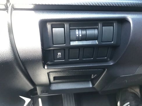 Used 2020 Subaru Impreza 2.0i Premium image 13